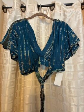 Super Cute Teal Tie-Dye Cropped Top With Tie Closure